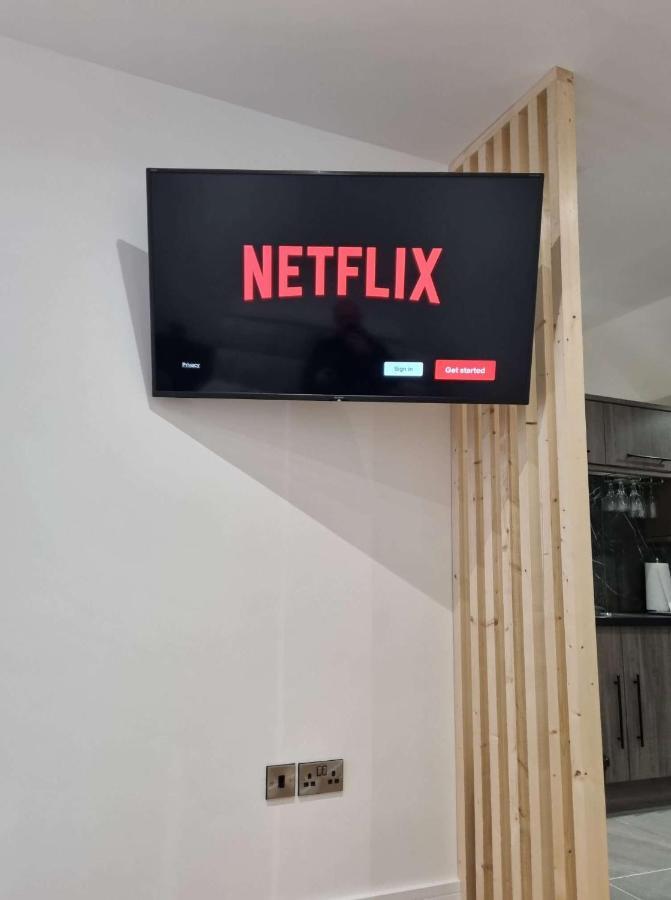 Lmk, Spacious 1 Bedroom Ground Floor Apartment, Ev Charger, Free Parking Wi-Fi, Great Location Белфаст Екстер'єр фото