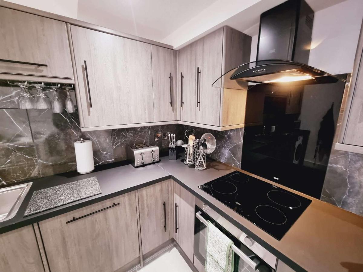 Lmk, Spacious 1 Bedroom Ground Floor Apartment, Ev Charger, Free Parking Wi-Fi, Great Location Белфаст Екстер'єр фото