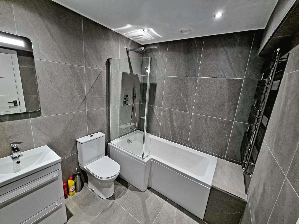 Lmk, Spacious 1 Bedroom Ground Floor Apartment, Ev Charger, Free Parking Wi-Fi, Great Location Белфаст Екстер'єр фото