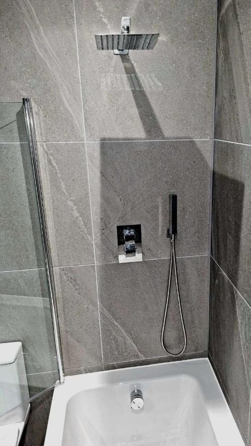 Lmk, Spacious 1 Bedroom Ground Floor Apartment, Ev Charger, Free Parking Wi-Fi, Great Location Белфаст Екстер'єр фото